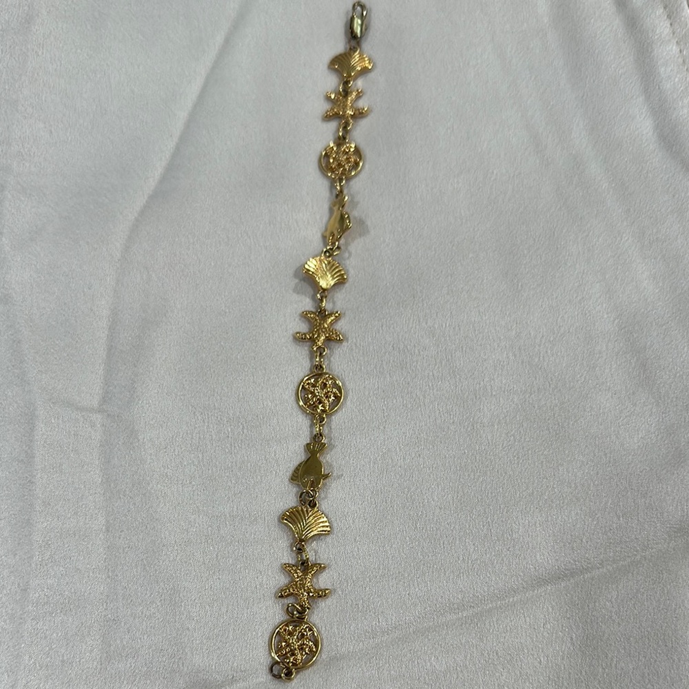 Elegant Gold Bracelet with Sea Motif